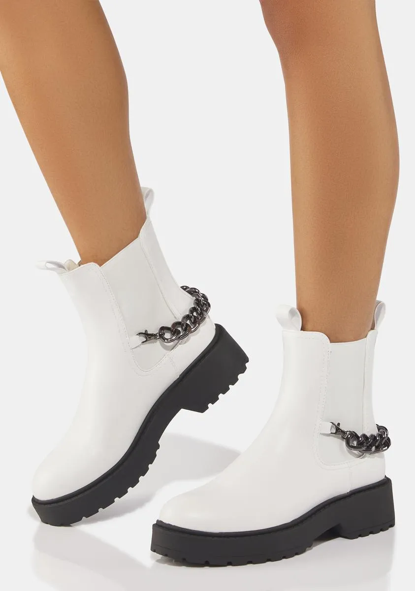 Confident Stride Chelsea Boots