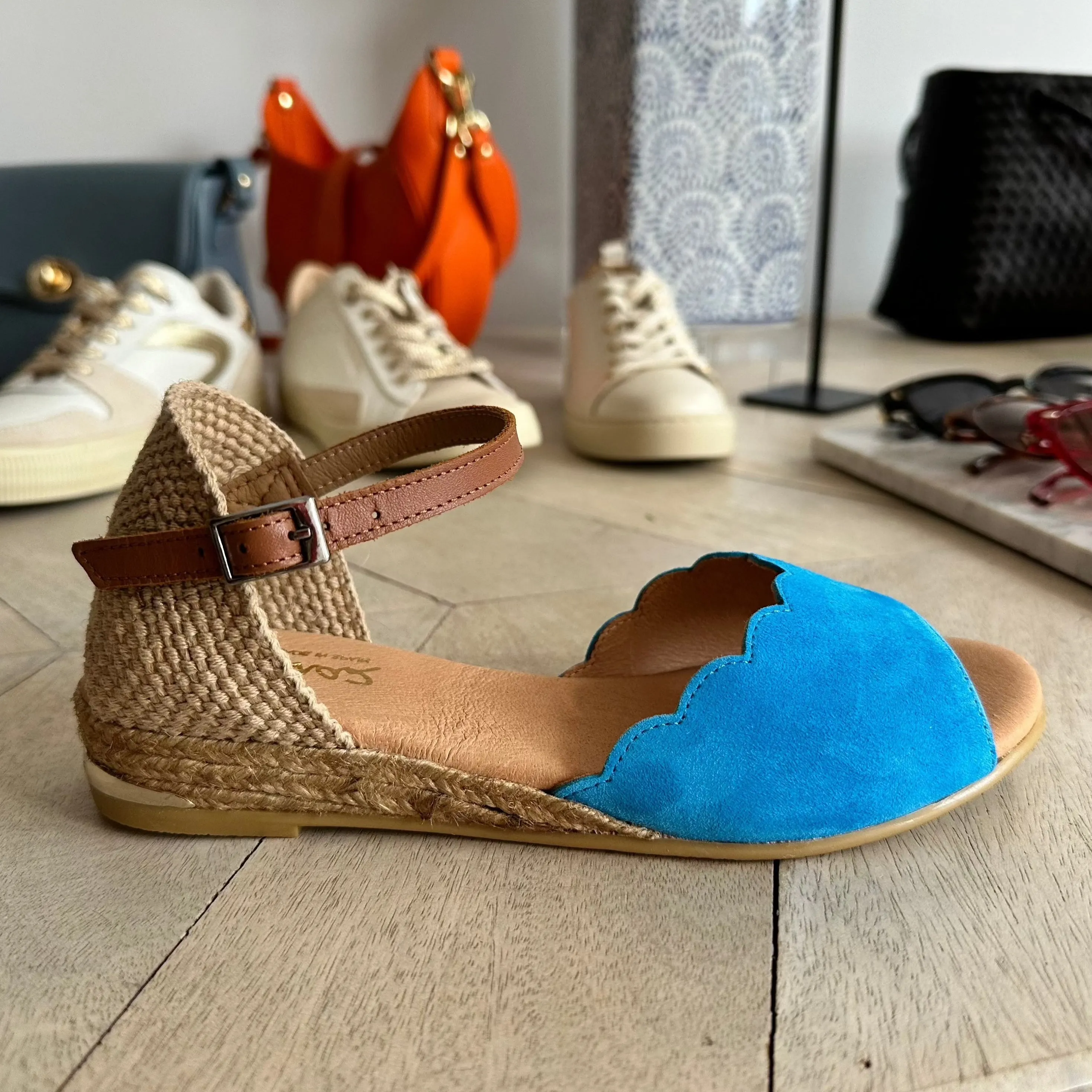 Sal scallop blue flat