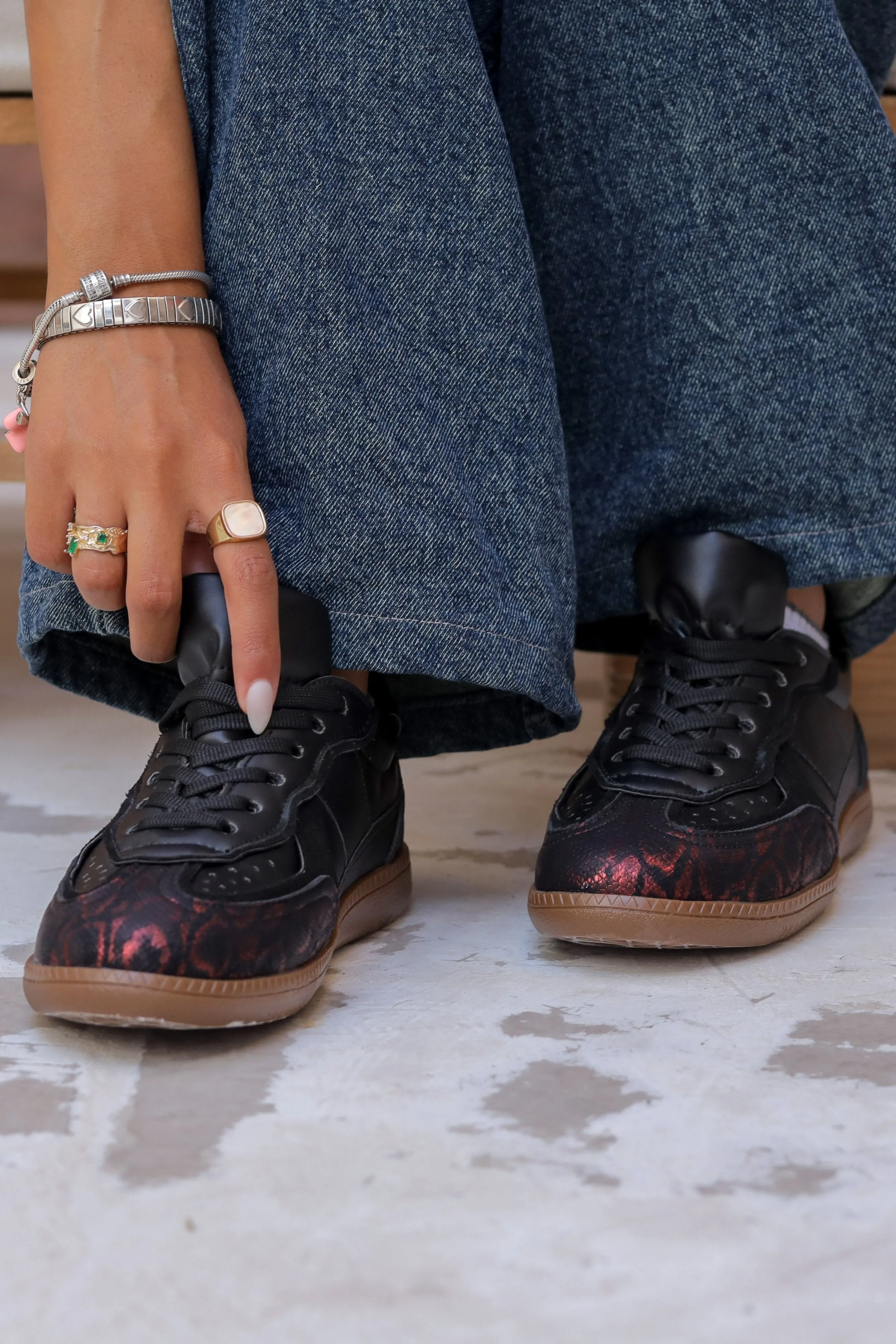 WildVibe Sneakers - Black